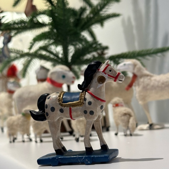 Antique Small Horse - Picture 4 of 15